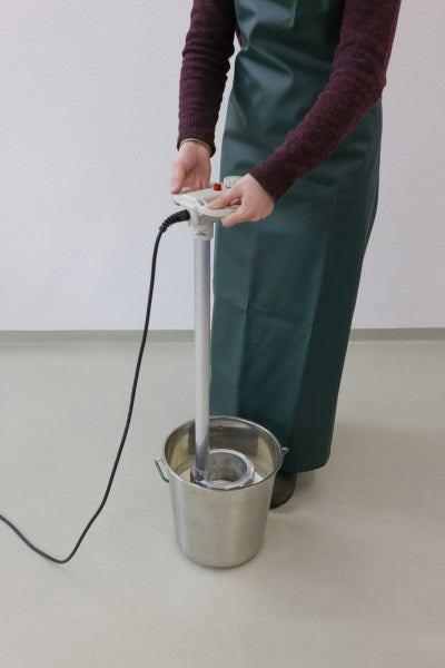 Calentador de leche para terneros con mango termostático