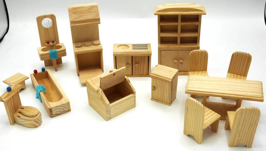 Muebles de casa de muñecas Van der Doelen hechos de madera.