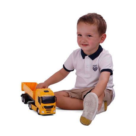 Camión volquete Cavallino Iveco escala 1:30
