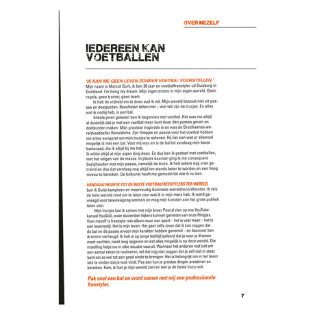 Libro de pasatiempos sobre trucos de fútbol estilo libre de los Deltas