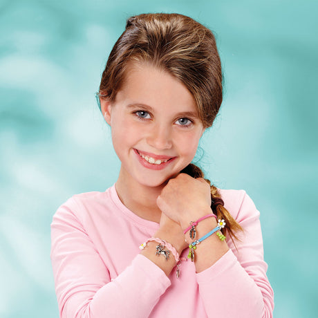 Totum Pretty Pony - Set de manualidades para hacer joyas de caballos - Haz pulseras con dijes de herradura y caballo - Set de manualidades creativas para niñas - Consejo de regalo
