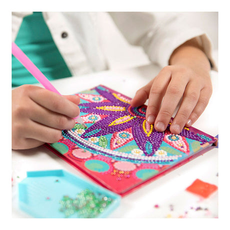 Totum Diamond Notebook 079700 Consejo de regalo - Libro de escritura para manualidades creativas - Mandala con pintura de diamantes a partir de 6 años