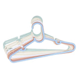 Juego de 6 perchas para ropa infantil.