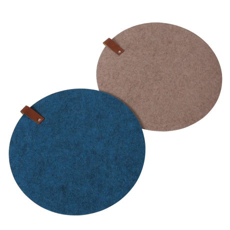Mantel individual Boltze home modena de fieltro con pieza de cuero - diámetro 38 cm - disponible en marrón o azul