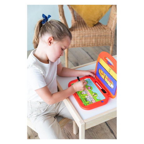 Aprendo un juego educativo de escritura jumbo.