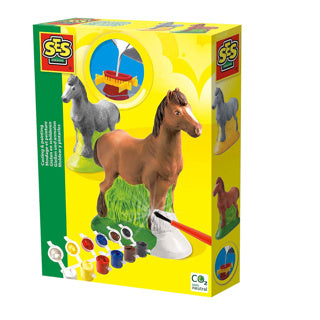 Fundición de seis figuras, caballo.