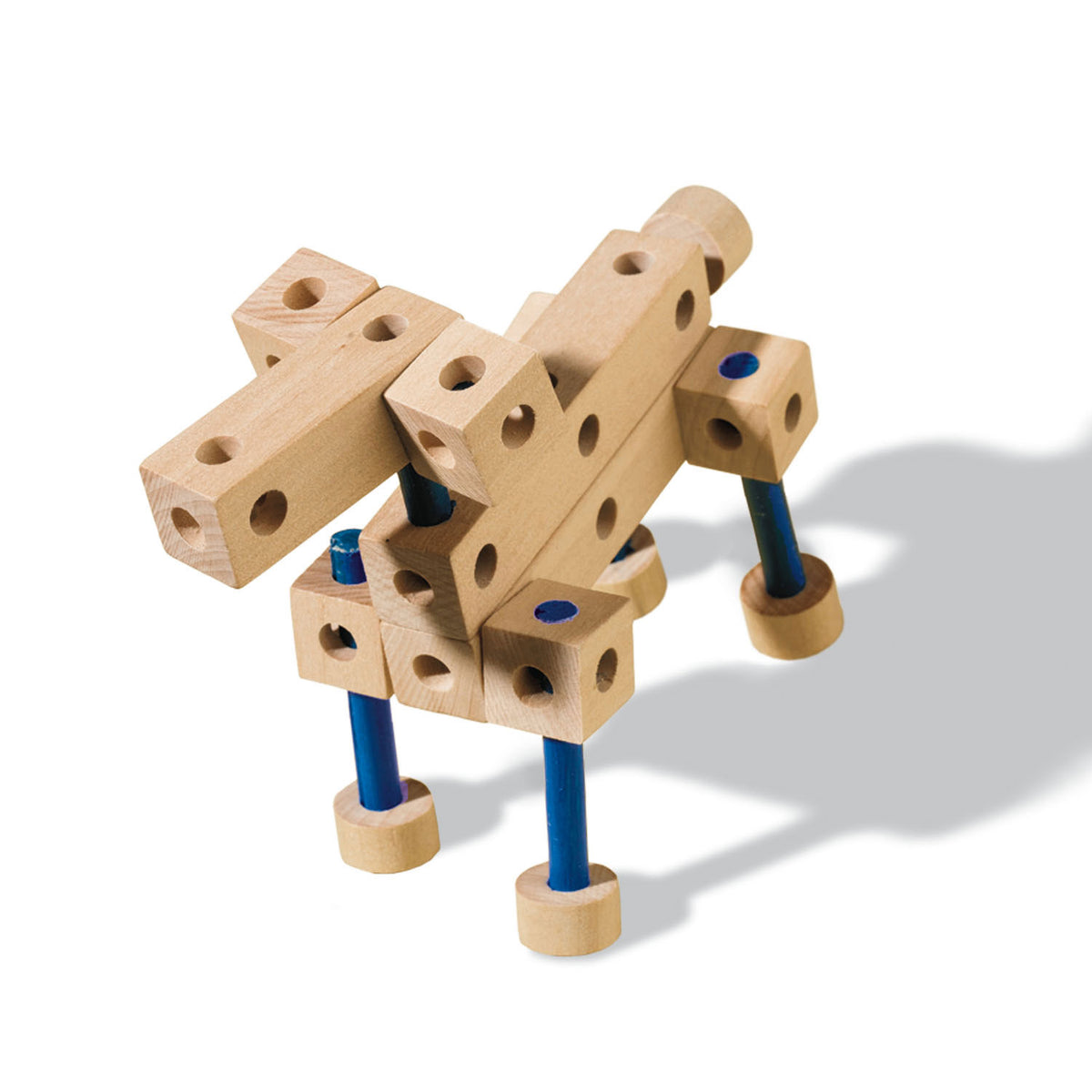 Seis juegos de manualidades de madera.