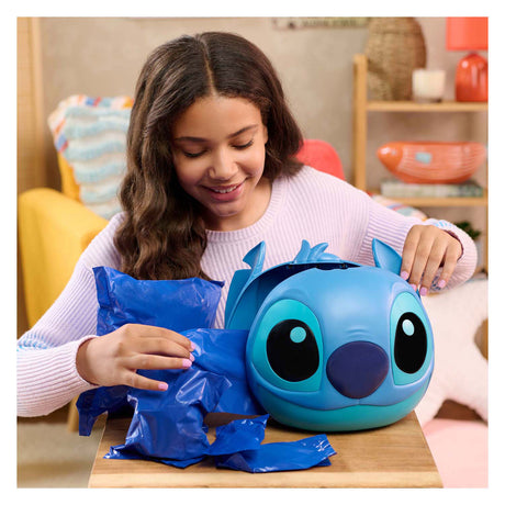 Simplemente juega a Stitch Mystery Capsule con sorpresas.