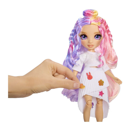 El cepillo de aire Rainbow High crea muñecas de moda - ojos morados