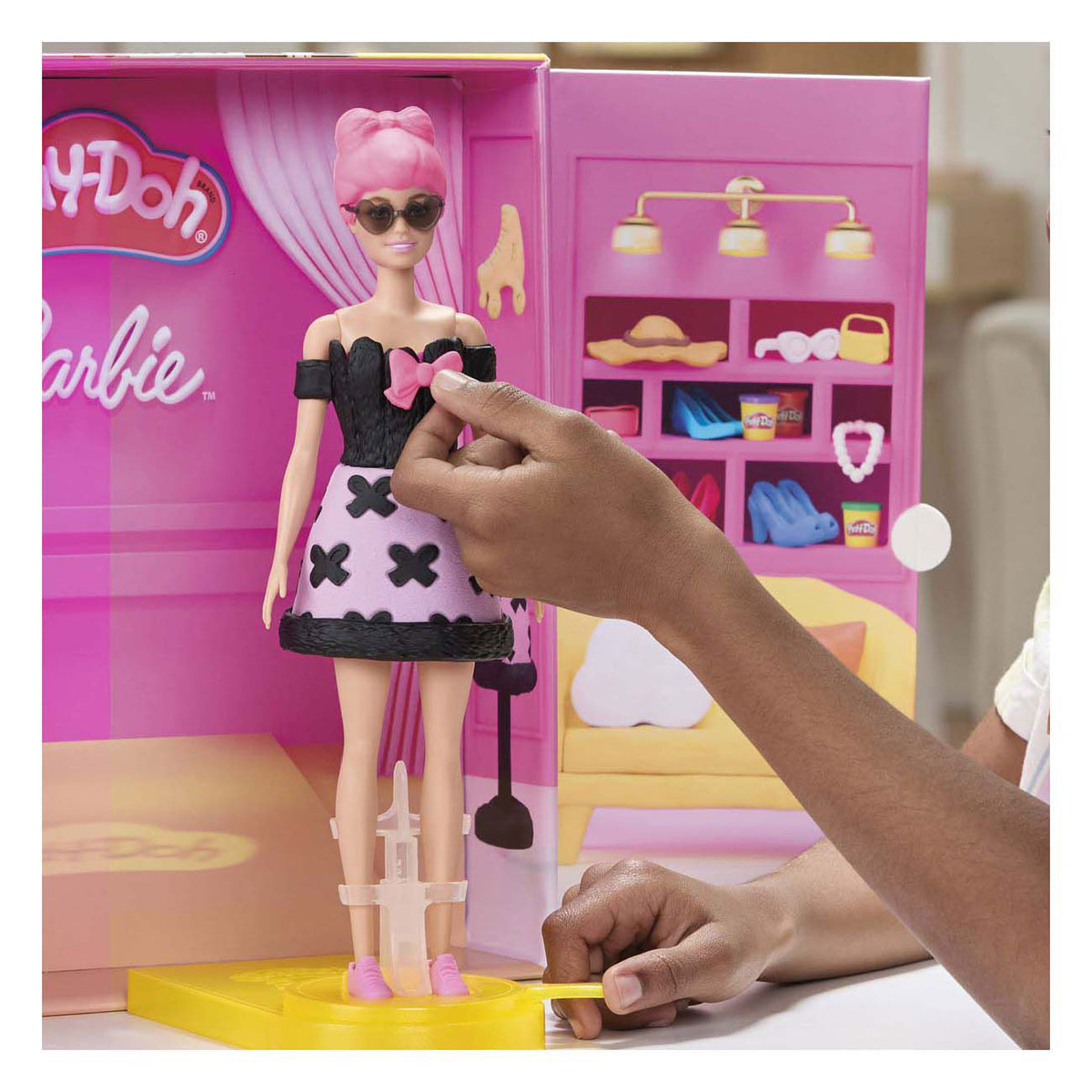 Set de juego de desfile de moda de diseñadora barbie play-doh - plastilina