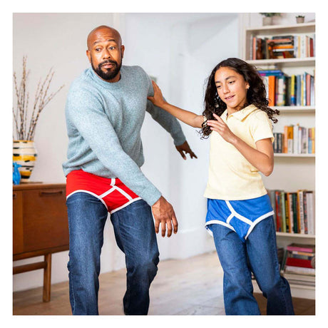 Diversión en ropa interior Tomy: divertido juego familiar