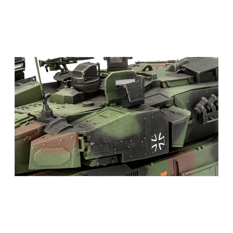 Maqueta Revell - leopardo 2a7a1 1:35 - 250 uds.