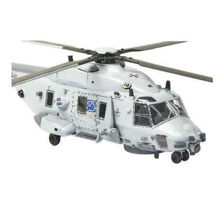 Maqueta Revell - nh90 nfh azul marino 1:72 - 159 piezas.