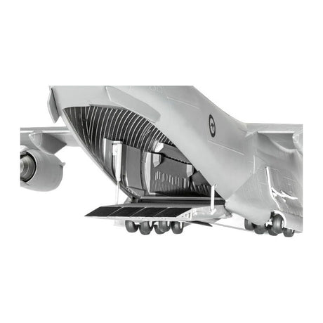 Maqueta Revell Boeing C-17A Globemaster III 1:144 - 137uds.