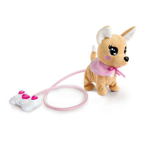 A Simba chi chi le encanta pasear al perro perezoso con control remoto