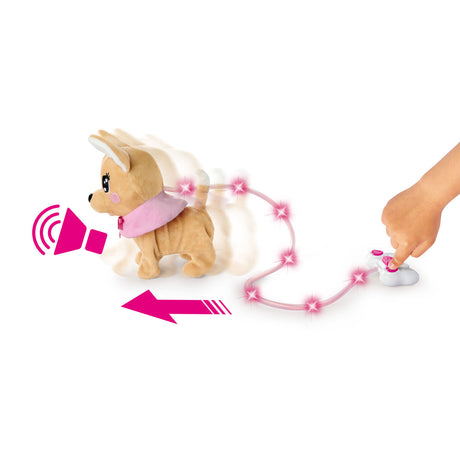 A Simba chi chi le encanta pasear al perro perezoso con control remoto