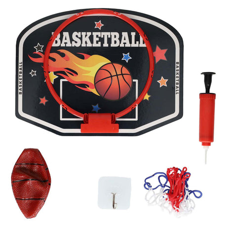 Tablero de baloncesto con pelota.
