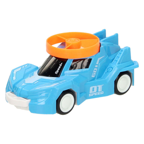 Coche con hélice de disparo.