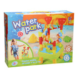 Zona de juegos acuáticos con molinos de agua.