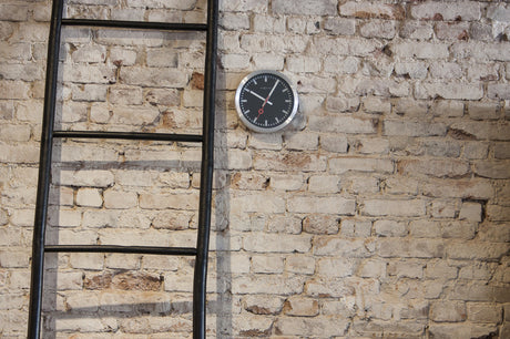 Estación Nexttime – reloj de pared – 19 cm – aluminio – negro