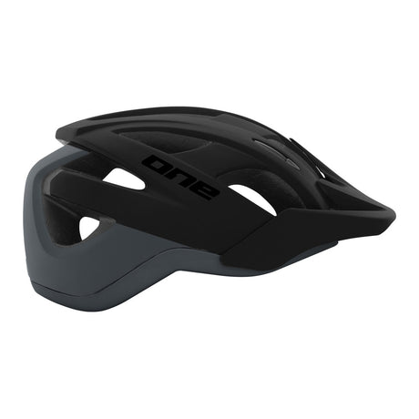 Casco one trail pro s m (55-58) negro gris