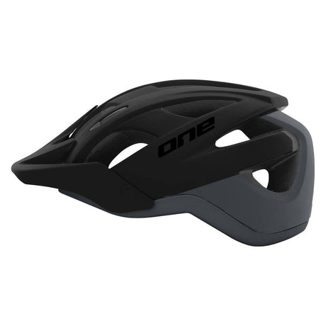 Casco one trail pro s m (55-58) negro gris