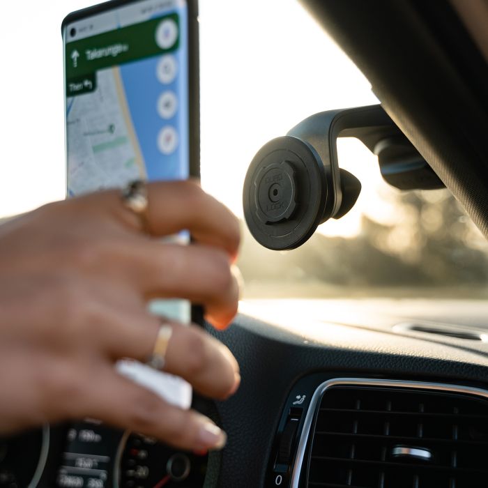 Soporte para coche con tablero de parabrisas y bloqueo cuádruple