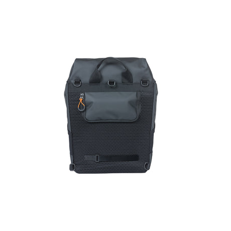 Basil Miles de lona Bicycle Mochila Nordlicht - Mochila negra impermeable para ciclistas - 17L - Unisex - Sporty - Negro