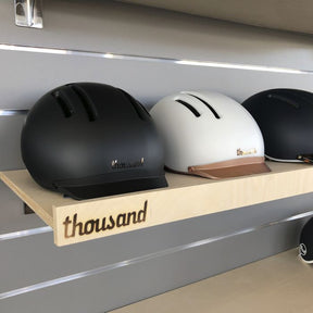Expositor de slatwall de mil posiciones (4 cascos)
