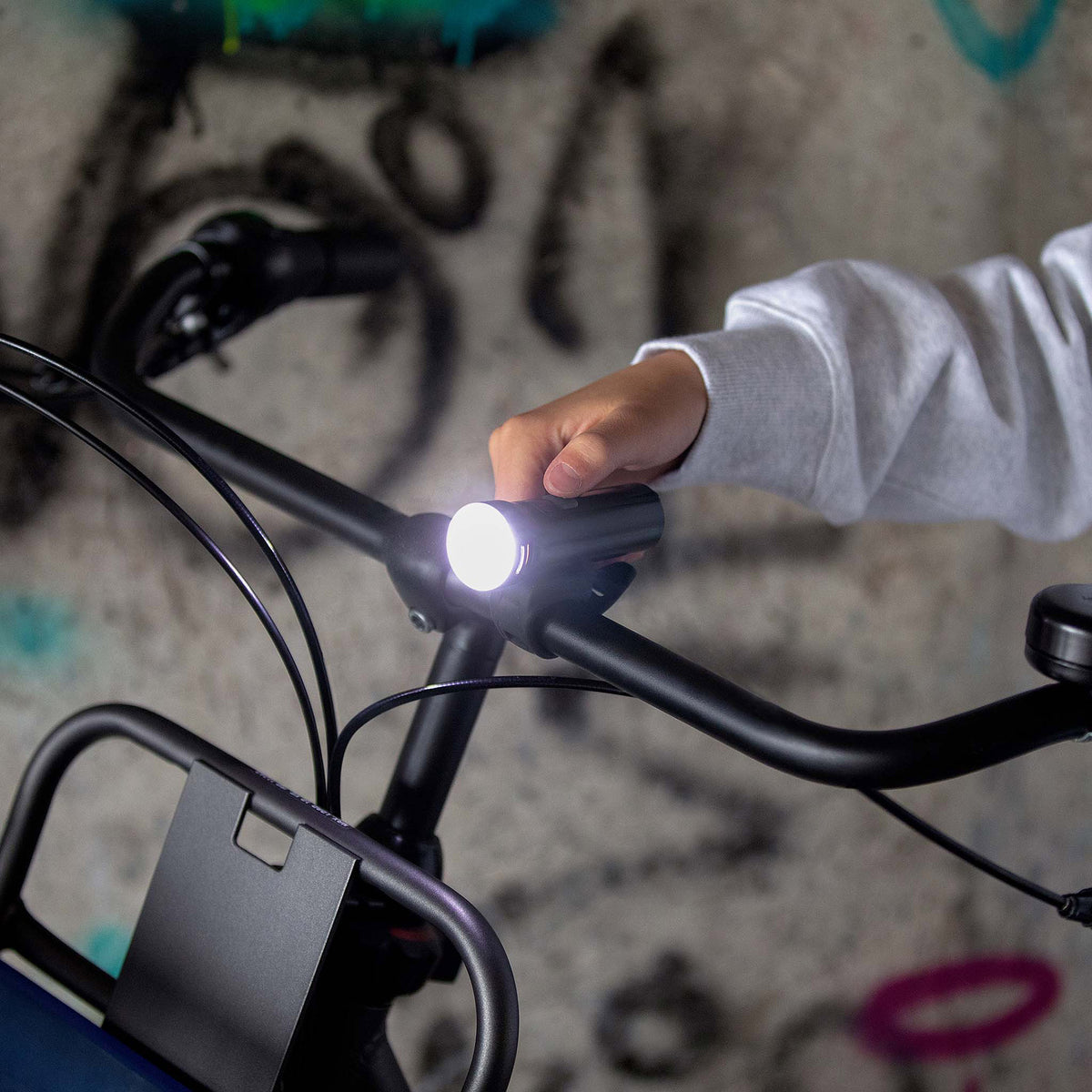 Urbanproof Voorlicht recargable alto brillo