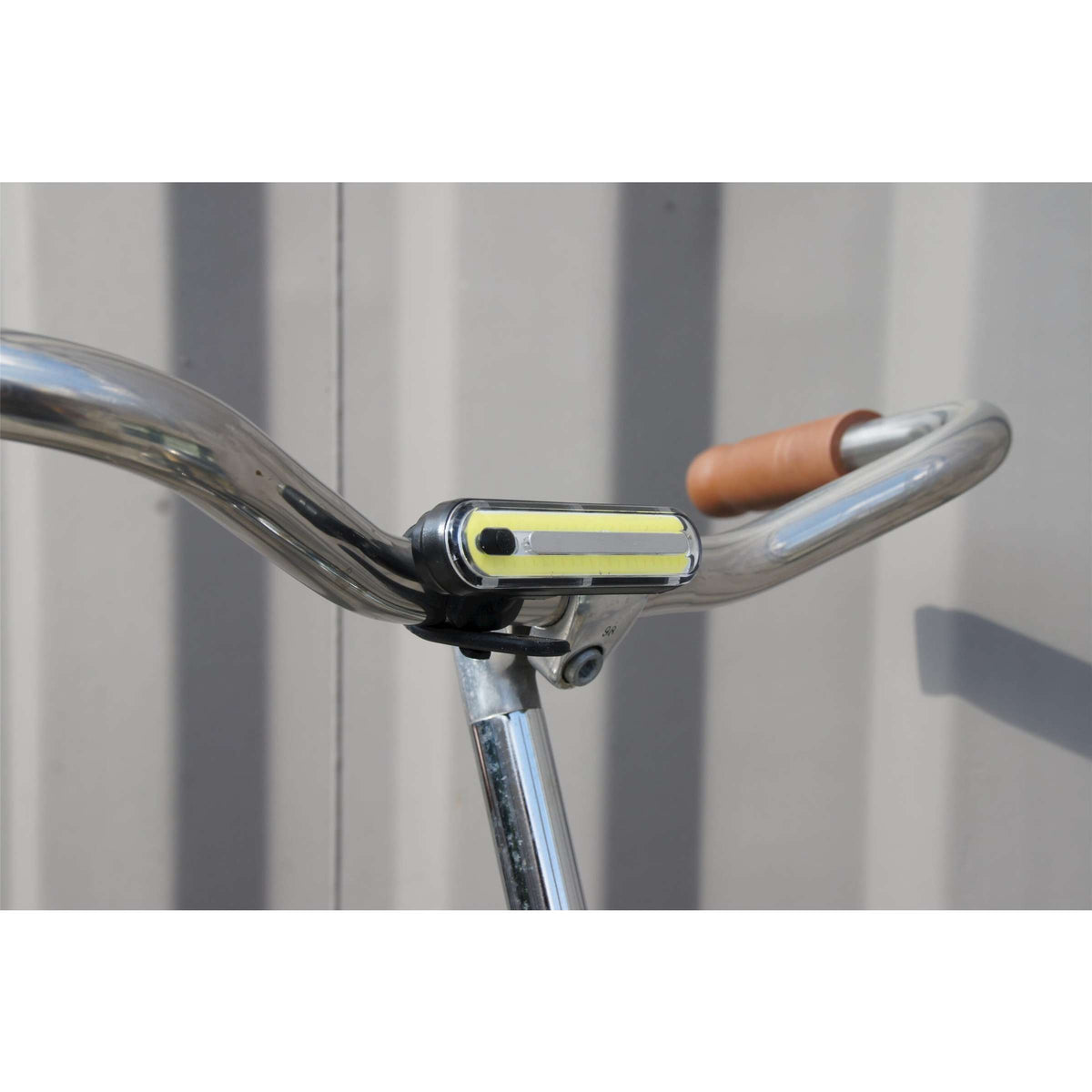 Urbanprowron Voorlicht recargable Ultra Bright