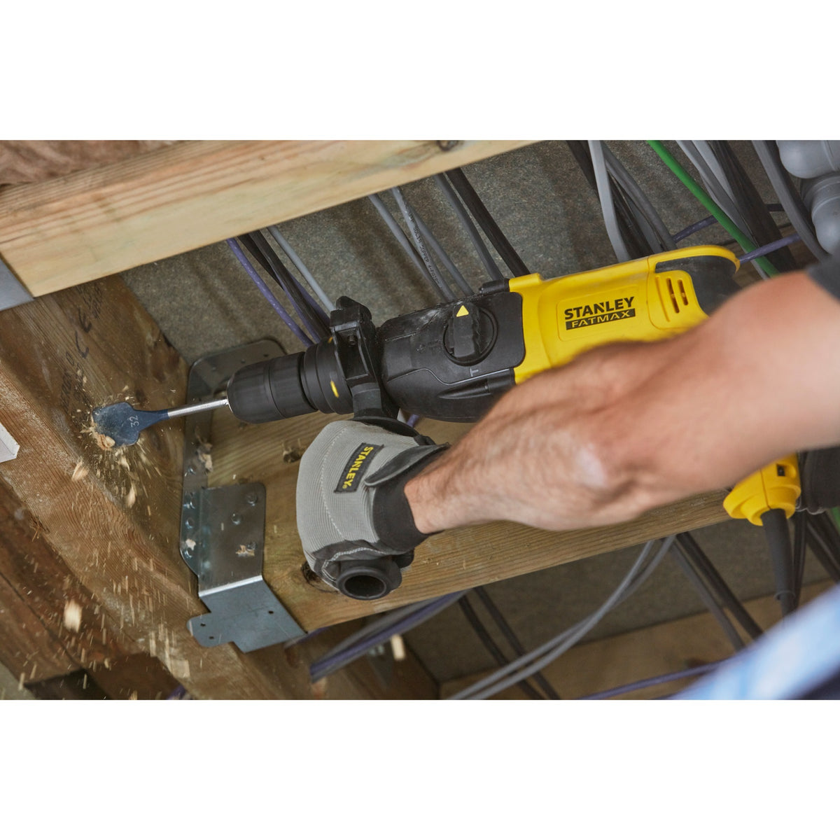 Stanley fatmax sfmeh210k - taladro percutor sds-plus - 800w - energía 2.4j - mango ergonómico