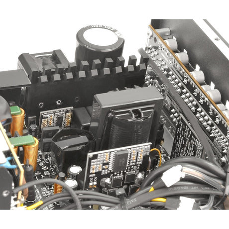 Fuente de alimentación modular Thermaltake ToughPower GF3 ARGB Gen 5 EU de 750 vatios (negro, 4x PCIe)