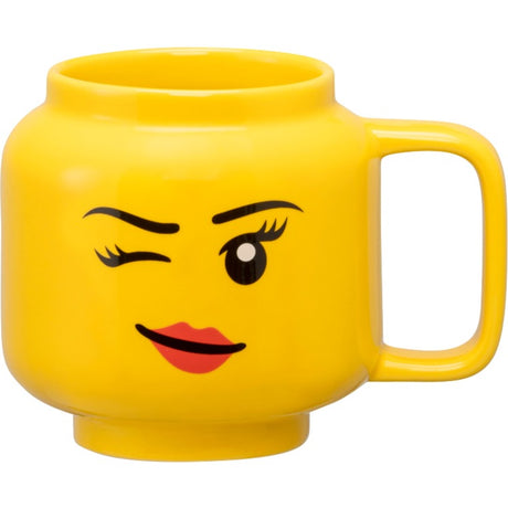 Taza de cerámica Lego Room Copenhague - cabeza de niña guiñando un ojo, pequeña (amarillo)
