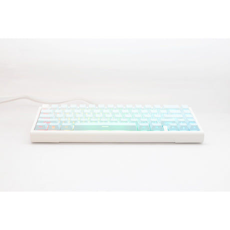 Ducky projectd tinker 65 - edición pom con qmk a través de teclado mecánico rgb (azul claro, diseño estadounidense (qwerty), kailh box cream pro, 65%, leds rgb, pbt de doble disparo, pom intercambiable en caliente, soporte de junta)