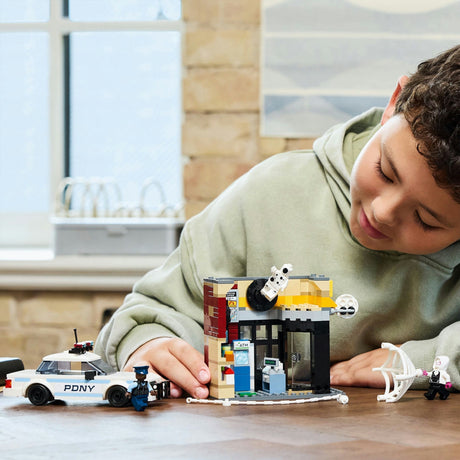 Lego super héroes 76311 spider-verse: miles morales vs. la burla