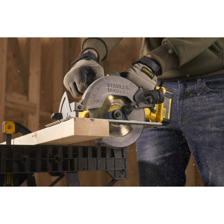Sierra circular manual Stanley fatmax v20 18v (negra amarilla, batería y cargador no incluidos)