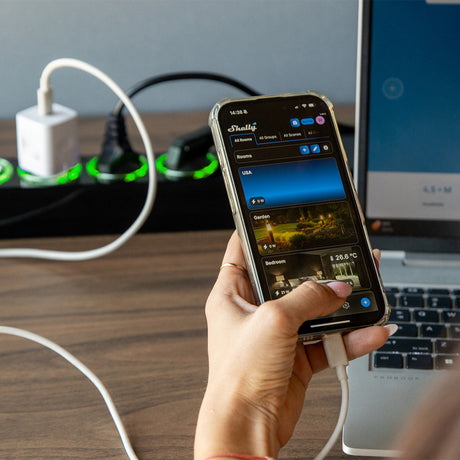 Regleta Shelly gen4 (negra, wifi, bluetooth, zigbee)