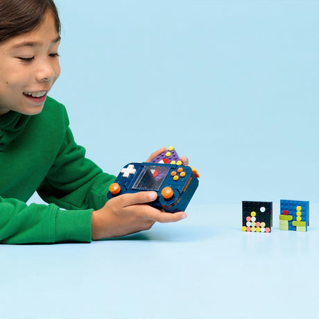 Lego® Creator modelo de juguete de consola de juegos retro 3 en 1: conviértalo en una máquina de escritorio o arcade - 31380