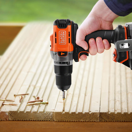 Paquete destornillador black+decker 18v + lijadora excéntrica 18v (negro naranja)