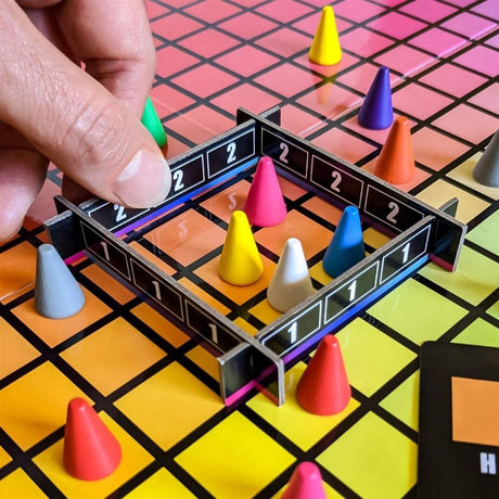 Juego de mesa Hues and Cues de la red europea de jugadores (inglés, francés, 3 a 6 jugadores, 30 minutos, a partir de 8 años)