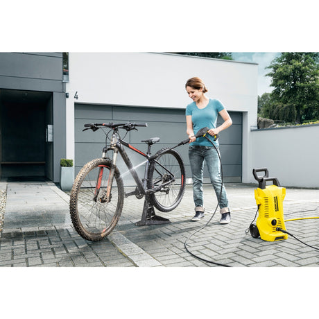 Limpiadora de alta presión Kärcher k2 power control - 110 bar - 360 l h - 20 m² h - soporte de aplicación - adecuada para, entre otros. coches pequeños - bicicletas - muebles de jardín - sillas de jardín