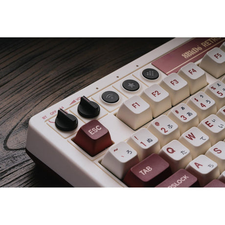 Teclado mecánico retro 8bitdo edición familiar (beige, diseño estadounidense (qwerty), caja kailh blanca, 80% (tkl), bluetooth de bajo consumo, inalámbrico 2,4 g, usb)