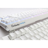 Teclado mecánico Ducky one 3 clásico blanco puro tkl rgb (blanco, diseño estadounidense (qwerty), rojo silencioso cherry mx, 80% (tkl), leds rgb, pbt de doble disparo, intercambiable en caliente, mecánica quack)