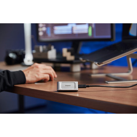 SSD externo portátil Kingston xs2000 de 4 TB (negro plateado, sxs2000 2000g, USB-C 3.2 (20 GBit s))