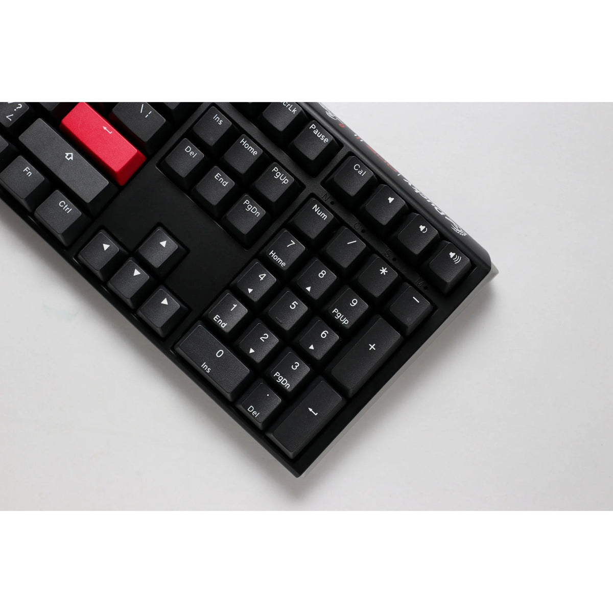 Teclado mecánico Ducky one 3 carbon black (carbono, diseño estadounidense (qwerty), marrón cereza mx, 100%, pbt de doble disparo, intercambio en caliente)