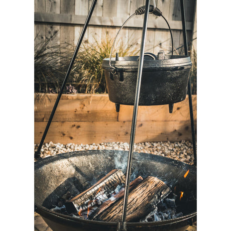 Olla para cocinar The Windmill Dutch Oven de 4,5 cuartos (negra, ø 25,5 cm | 3,8 litros)