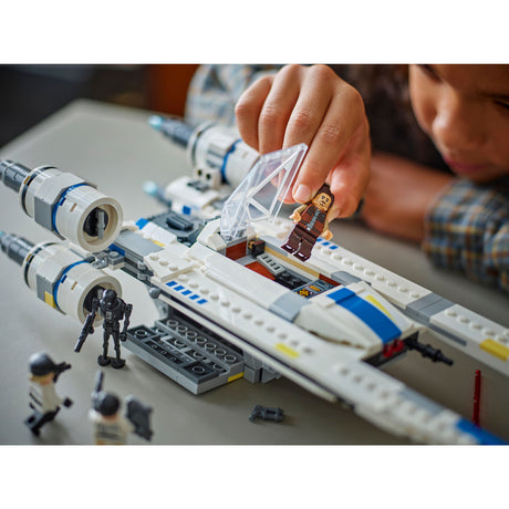 Lego ® star wars: andor™ rebelde u-wing starfighter™ - 75399