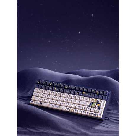 Teclado mecánico para juegos Iqunix F97 Starry Tryst RGB (azul oscuro, diseño de EE. UU. (QWERTY), rosa silencioso Iqunix, 96 %, LED RGB, intercambiable en caliente, PBT, 2,4 GHz | Bluetooth 5.1 | USB-C)