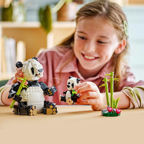 Lego creador 3 en 1 animales salvajes: familia panda - 31165